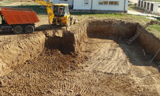 Рытье котлованов под фундамент в Ханты-Мансийске – цена от 2591 руб. за м3 | 2Землекопа-Хнт